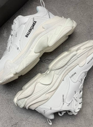 Кроссовки Balenciaga Triple S Allover Logo White живое фото 1